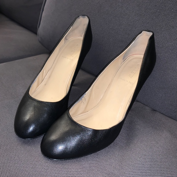 J.Crew Mona Round Toe Black Leather Pumps - Size 11 - Picture 1 of 16